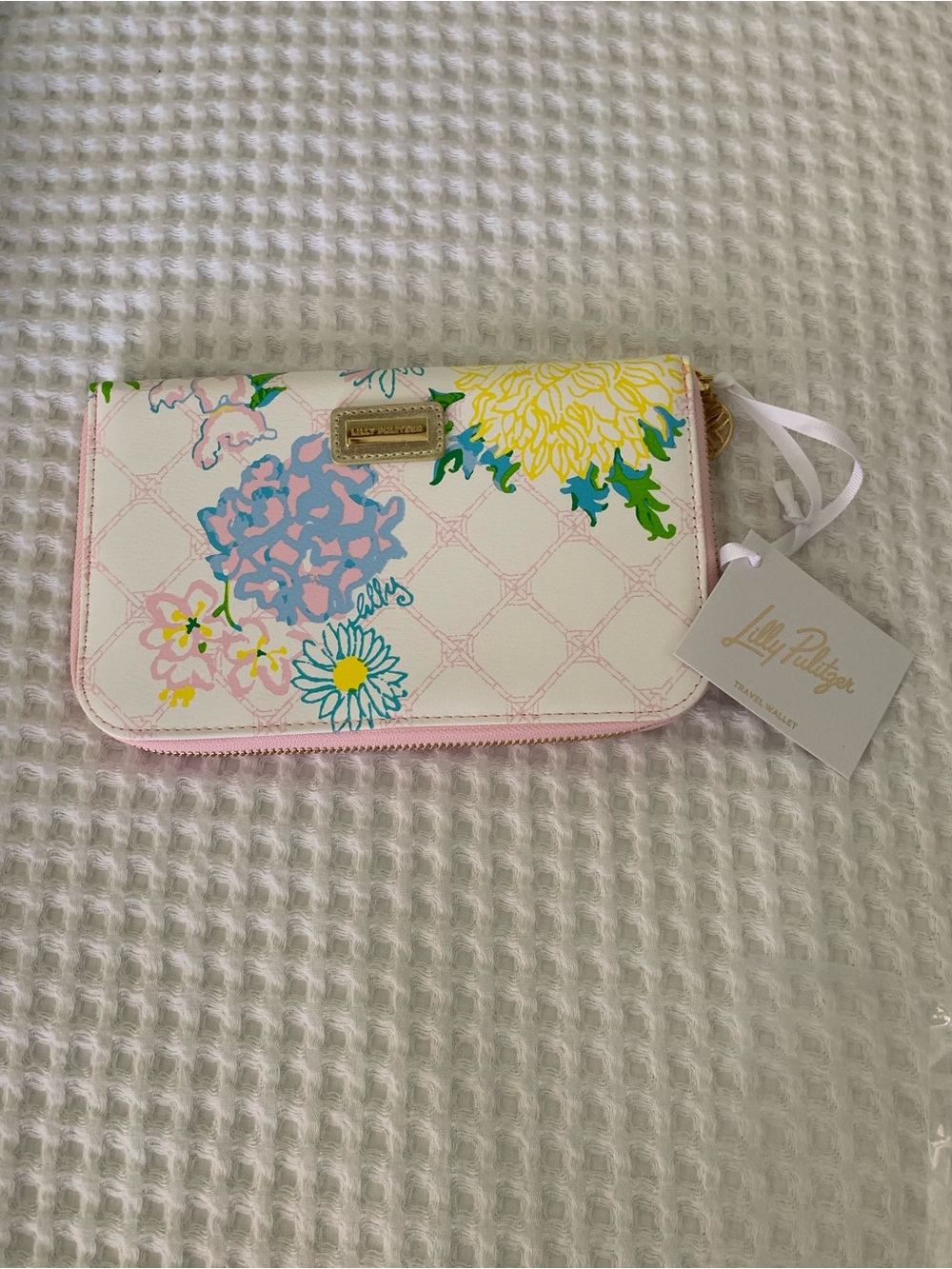 Lilly Pulitzer Passport Travel Wallet NWT - Picture 3 of 5